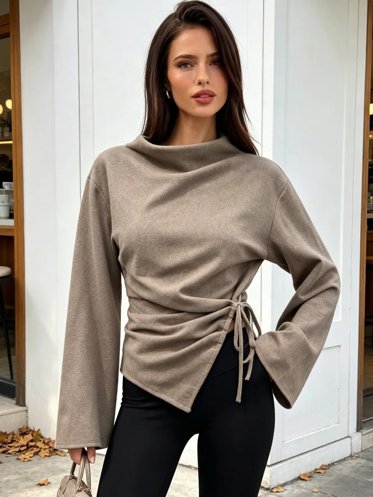 top-asymetrique-a-nouer-sur-le-cote-avec-manches-evasees_taupe_6ab4e9c5946c.webp